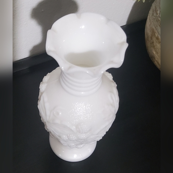 Vintage Imperial Glass Milk Glass Vase - Picture 3 of 6